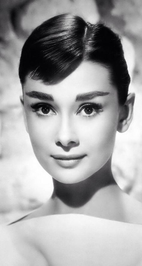 4.오드리 햅번 (Audrey Hepburn )